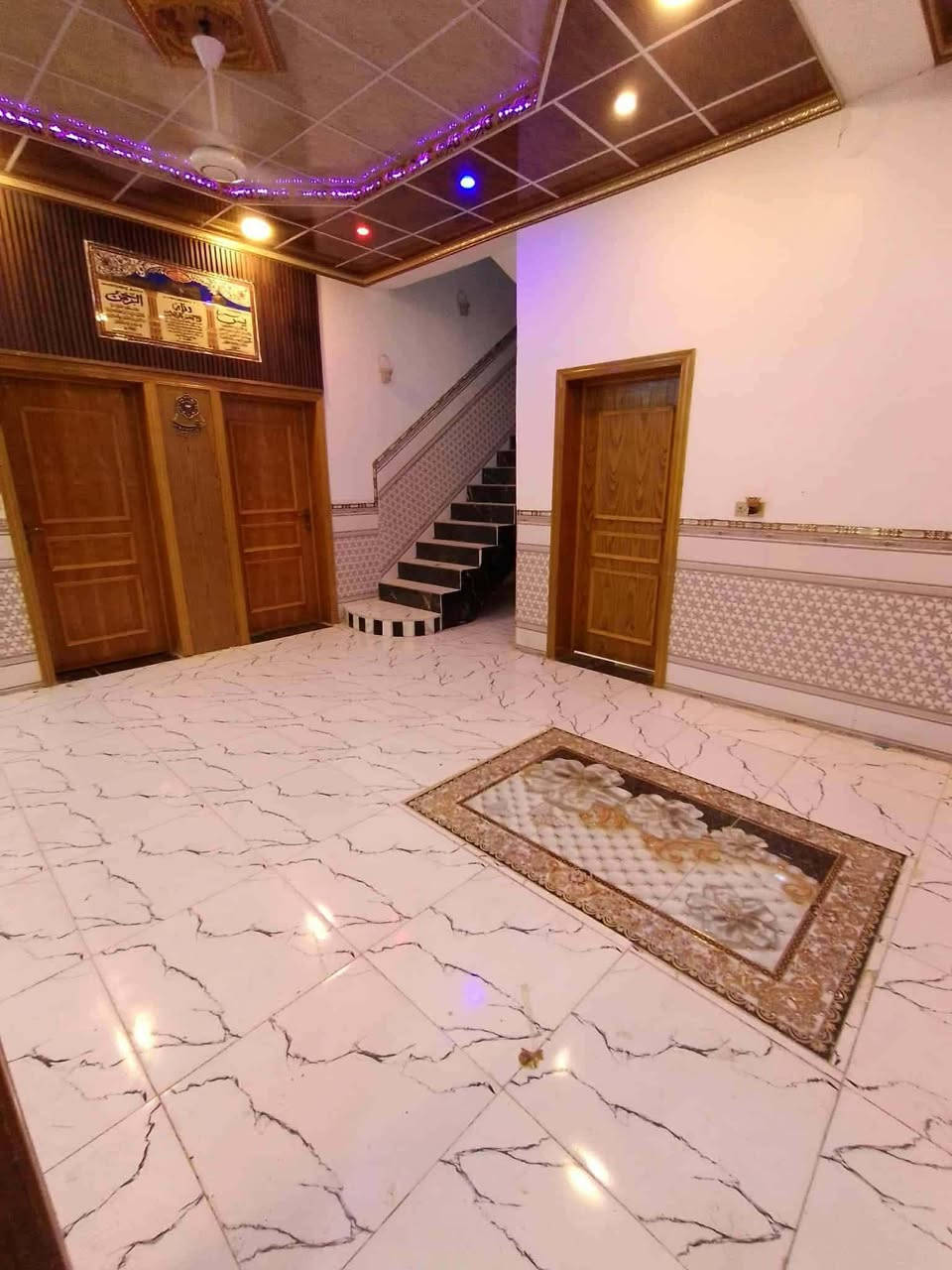 دار للبيع الموقع جزره زراعي 
400 م.  غرفتين هول مطبخ براني صحيات داخلية وخارجية  بناء طابوق عكاده  للا ستفسار اتصل على رقم الهاتف حــــــــــــيدر الظالمي  حسابي جديد.  

***********
