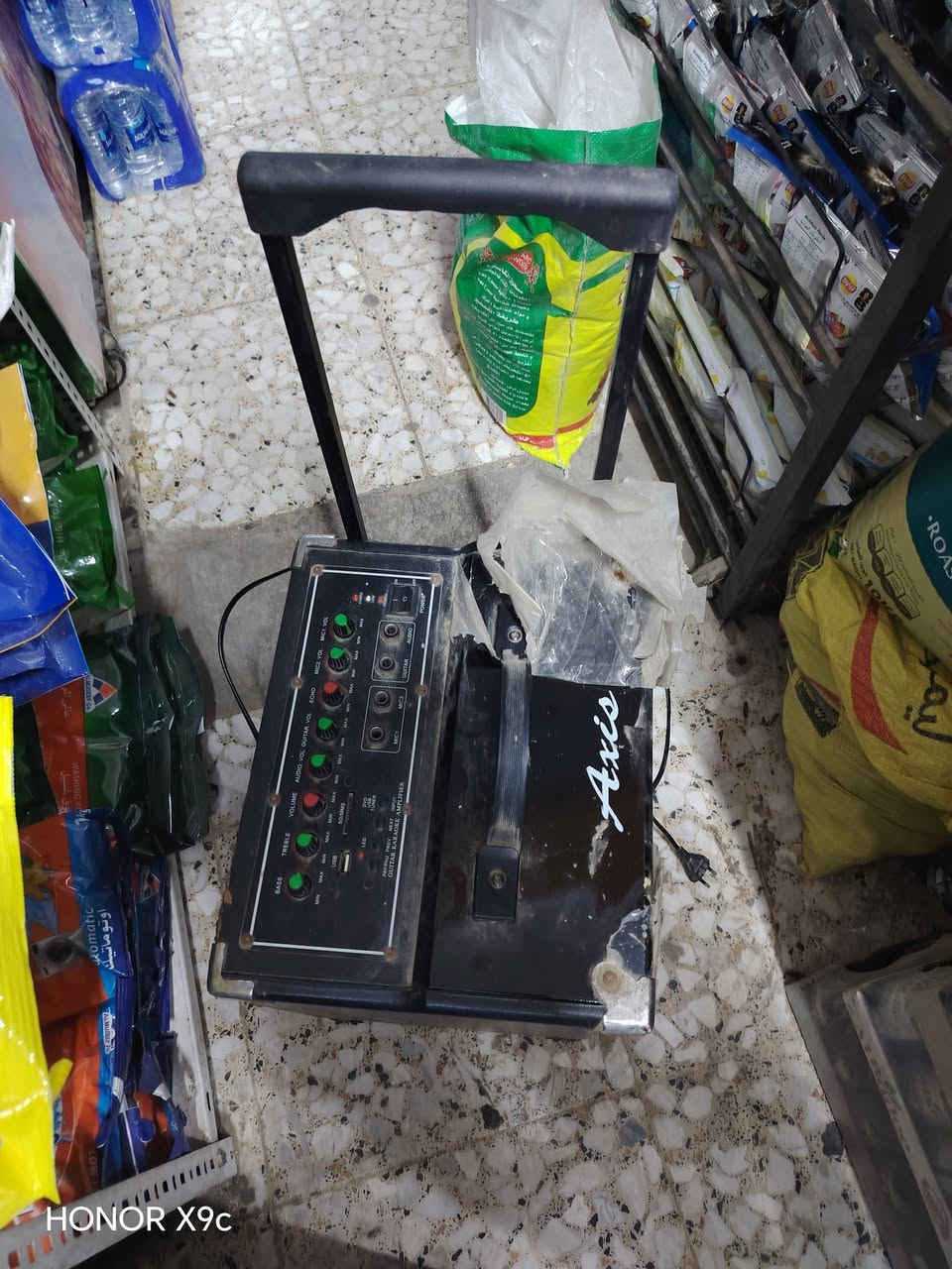 للبيع العنوان الإعلام قرب تقاطع درويش ***********
