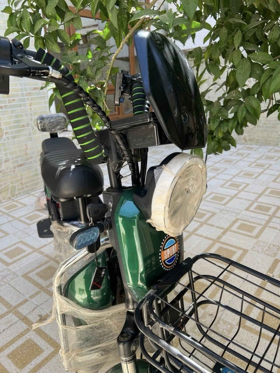 پاسکیل شەحن بۆ فرۆشتن 
مۆدیل 2025 ،حەجم گەورە 
زۆر کەم ڕۆیوە و زۆر خاوێنە ، کامل ئەشیای بیلادی لەگەڵە (ئاوێنە و پەیدان)
لایتی و فلاش، بلوتوس کامل مەزبوتە .
نرخ لە کۆمێنتە


**إذا كنت صاحب هذا الإعلان وتريد حذفه لأي سبب، رجاءا أرسل رسالة إلى الدعم الفني**