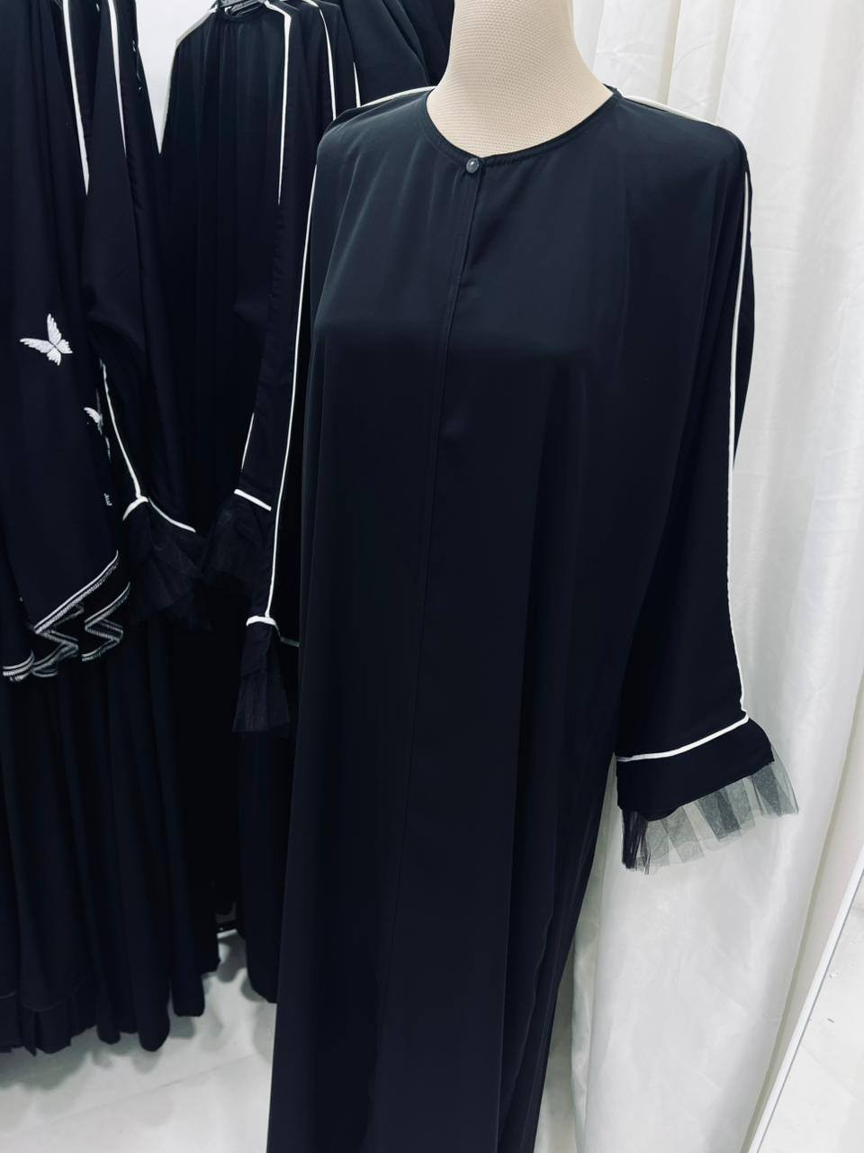 جمله فقط اقل طلب 6قطع علا 18 الف
قماش جرجيت الفرسان لمسه حرير لل استفسار ***********
