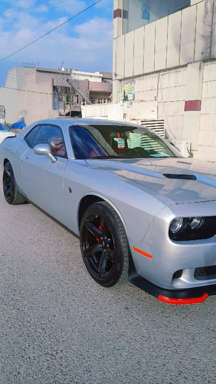 للبيع 
Challenger 2022 sxt v6 
شاشة 
كاميرا 
دواخل جلد و شامو احمر 
سيارة جديد كير و محرك كل بشرط 
حادث بونت و جاملغ و نص باب كلير بدون ضربة بدون دواخل 
ارباكات طاك 
صورة حادث موجود ب منشور 
رقم اربيل 
مكاني اربيل 
سعر ١٧٢ بيها مجال بسيط 
*********** واتس اب أربيل, العراق
