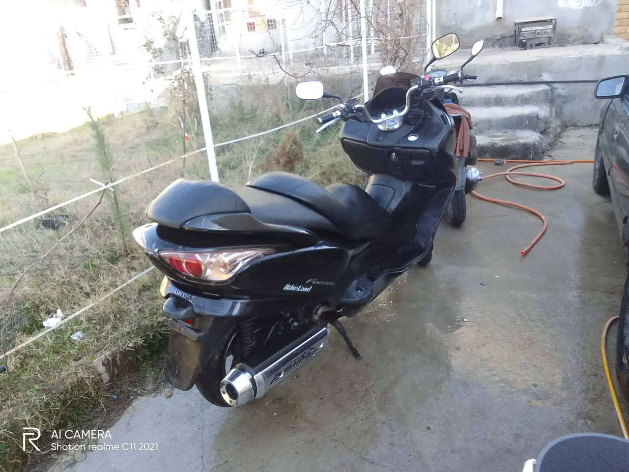 السلام عليكم موطور للبيع فورزة 0.8 كلوو شغال مايعوزو شي مكاني حمام العليل السعر 650 بي مجال 
***********
