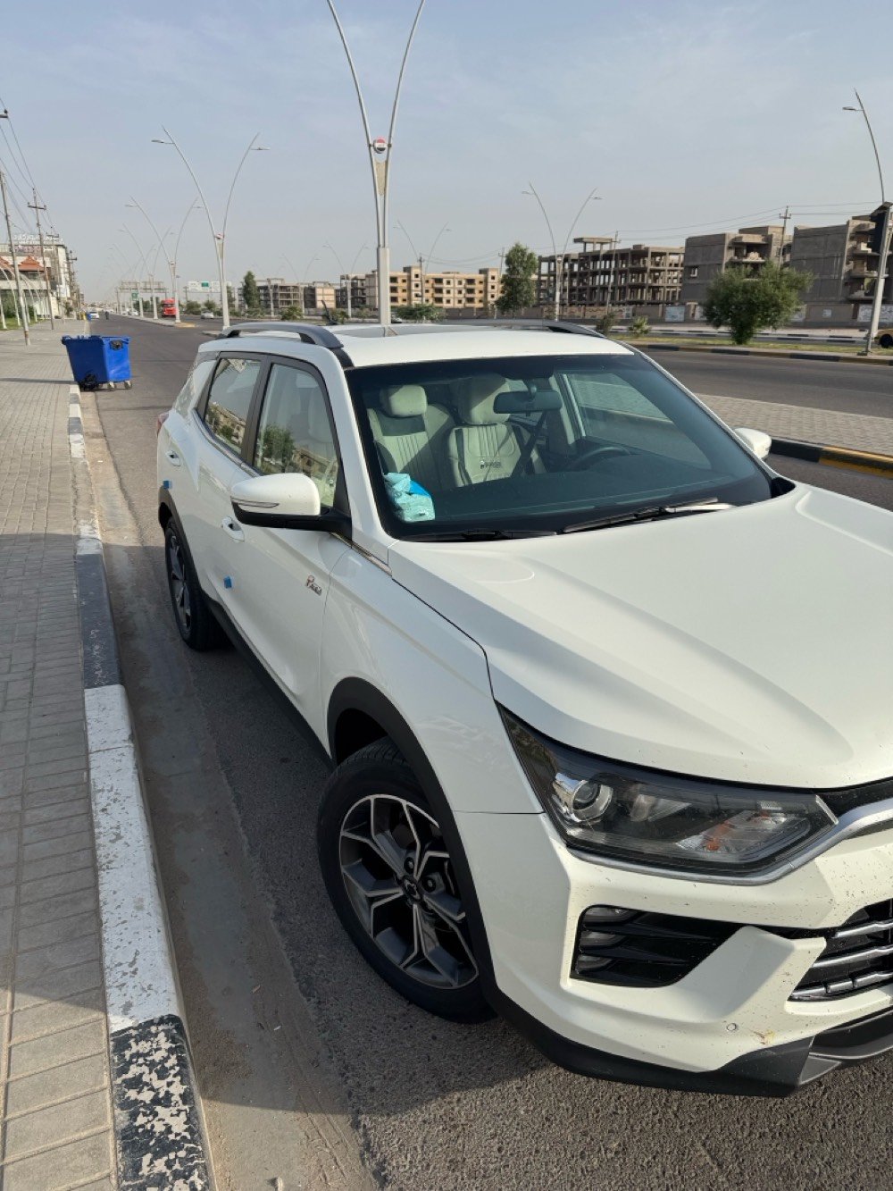 السلام عليكم .. سانك يونك كوراندو 2022 استلام شركة .. ( المنشأ كوري أصل )  ..
المحرك 1500 تيربو فول مواصفات 
فتحة سقف كهرباء 
تحكم ستيرن كامل 
شاشة بلوتوث 
كاميرا خلفية 
حساسات 180 درجة امامي خلفي جانبي 
مري كهربائيه 
بصمه ترحيب ذكي 
كشافات ضبابيه 
السياره باسمي واهم شي تحويل
العنوان البصره  -القبله
واتساب :***********
السعر 165وبيها مجال