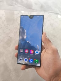 S23 الترا • ٢٥٦ • كاميرا امامية مخدوشة