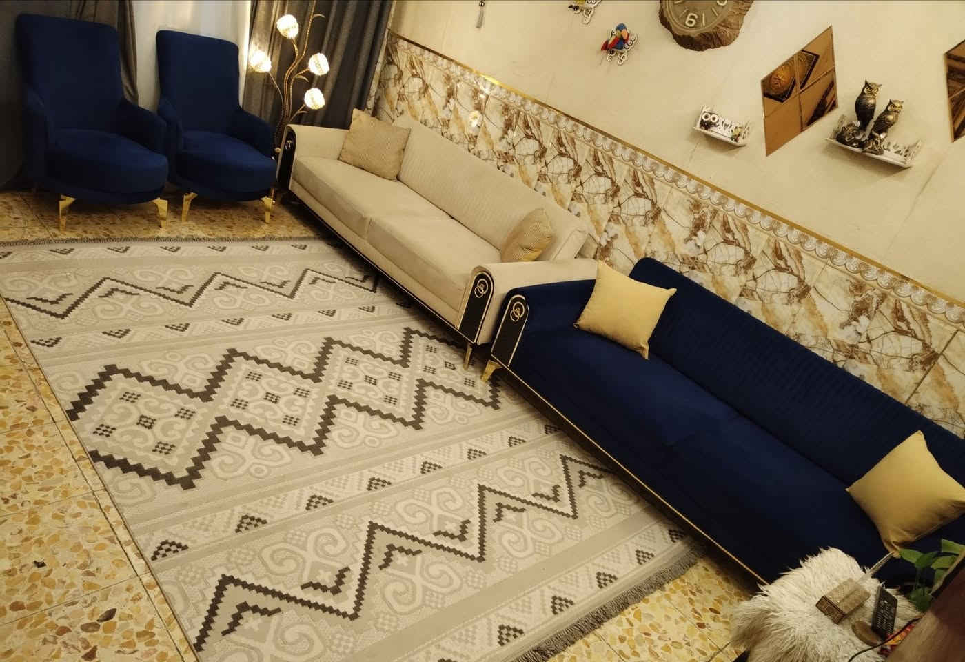 تخم تركي مودرن ٨ مقاعد قلاب نظام سرير تصميم حديث قوي تكمة ثكيل خشب بلوك وسيورة أرجل حديد داير فريم اسفنج طبي بلوستر ظغط سوفت قماش وتر بروف ضد الاتربة والمي استخدام قليل اخو الجديد شخط ما بي نظافتة ١٠٠ ٪ نظيف جدا مبي اي ضرر... ٦٧٥ وبي مجال بسيط للشراي


**إذا كنت صاحب هذا الإعلان وتريد حذفه لأي سبب، رجاءا أرسل رسالة إلى الدعم الفني**