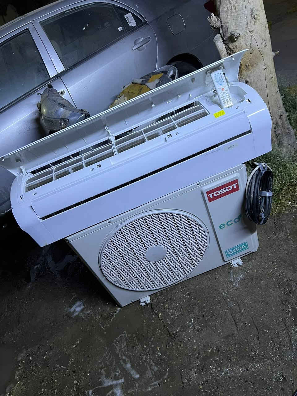 السلام وعليكم اخوان للبيع سبلت توسوت طنين وثلث 
نضافه95/100 تبريده ثلج ❄️☃️🧊+تدفئه ملغيه فقط 
كامل مكمل جيب وشد بواري جدد ريمونت وايرات اخوان 
 الجهاز رديتراته صفر  موس 
غازه مقفول كامل مغسول وجاهز 410 غازه 
بعد معروف التوسوت بتبريده ودفعه القوي جاهز بس عليك تشده  موديل 2022 الشهر 4
السعر 450 وبي مجال بسيط 
اخوان السبلت مو انفيرتر عادي ايكو
شارع فلسطين ***********
