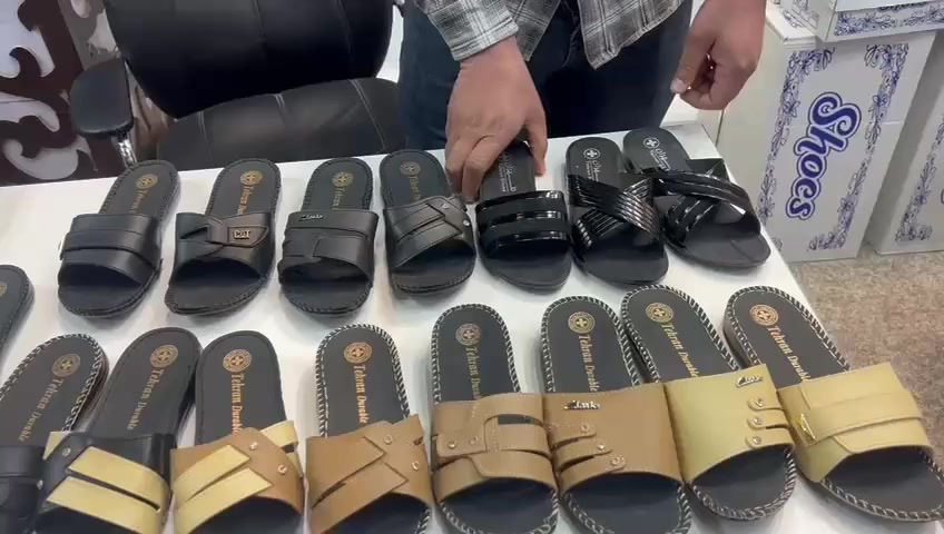 ٢٦ الف فقط😍🤩
تحطيم الاسعار🦾🤩
شحاطه نسائي جلد طبي مخيط
قياسات ٣٧_٤٢
خدمة توصيل بغداد والمحافظات🚗🚗 ٥ 
***********
***********
