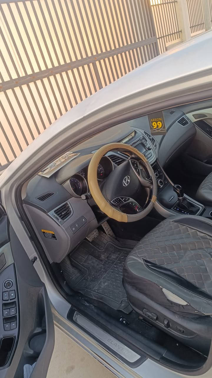 السلام عليكم 
انتره البيع موديل 14 مريكيه ضرهه جنطه 
سنويه 2029 سياره فول 
رقم بغداد عنوان كوت 
سياره مكينه وكير حداديه تخم تاير تبريد خير من الله 
رقم الهاتف 
***********//***********
