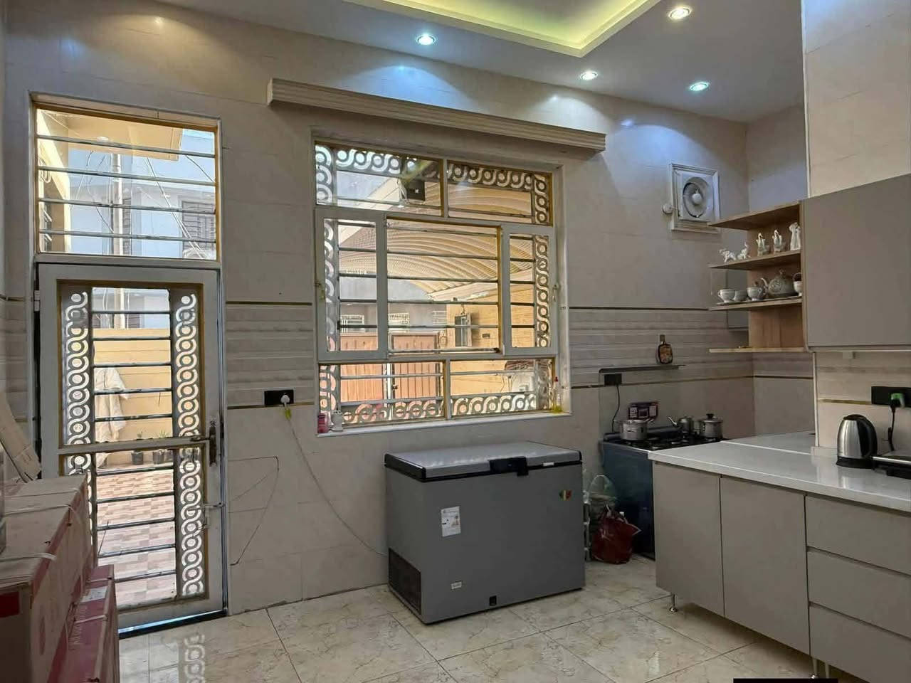 بيت طابقين للبيع طابو زراعي سند 25 تحويل موباشر المساحه 200متر بناء حديث درجة اوله العنوان بابل شارع 80 خلف نون مول عله تبليط سنتر السعر كلش مناسب بنسه المنطقه 
***********

