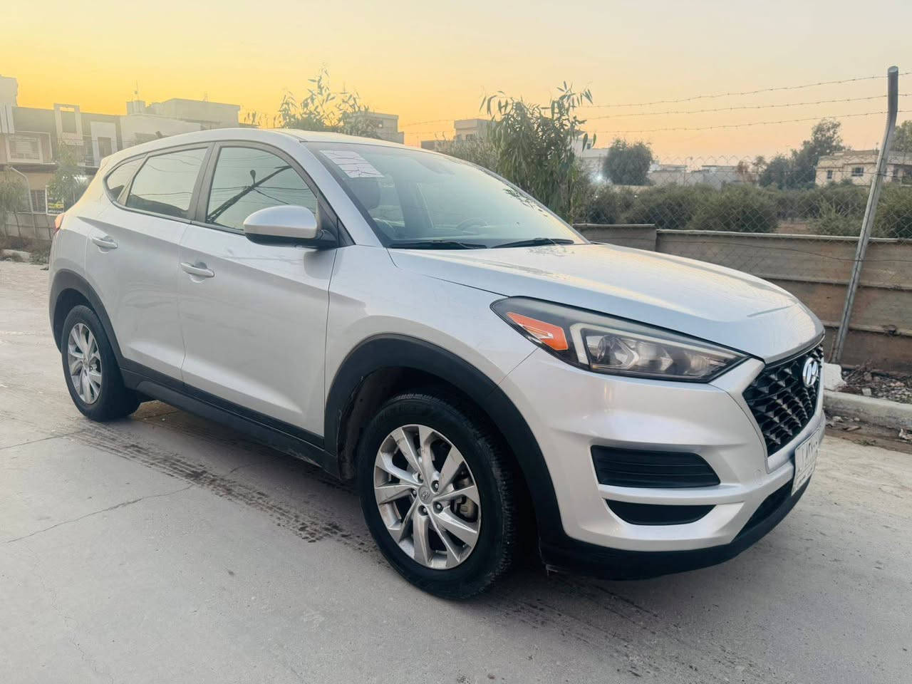 السلام عليكم توكسن للبيع موديل ٢٠١٩امريكي محرك ٢٤٠٠المرغوب ضررها جوه قبغ البانزين شبر فقط يعني كلين رقم نينوى وصور الحادث مرفوقه  السعر ١٧٠ وبيها مجال معلومات اكثر اتصل ***********
