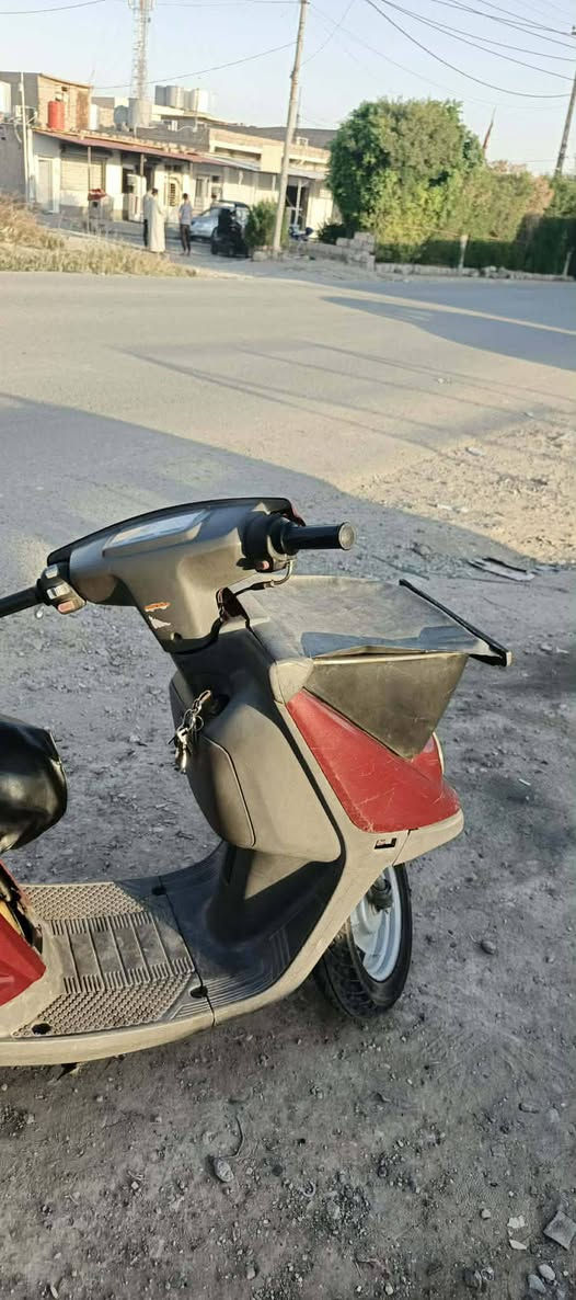 سلام عليكم دراجه بزونه للبيع الكهربائية كله شغال كلش ميعوزله مكينه مامفتوح فوال السعر 250  الف او بي مجال  واد اكو. دراجه فراش او دراجات صيني عادي  اروس مكاني تلعفر موصل الرقم ***********
