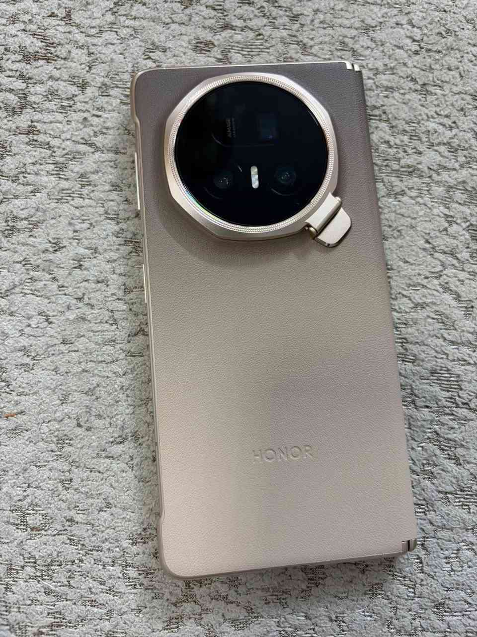 السلام عليكم
هونر ماجيك v5  للبيع استخدام اسبوع فقط النظافة

100‎%‎

وياه كل الملحقات والهدايا كفر وسماعه وقلم 
السعر 1850 
المكان المنصور الداوودي 

***********
