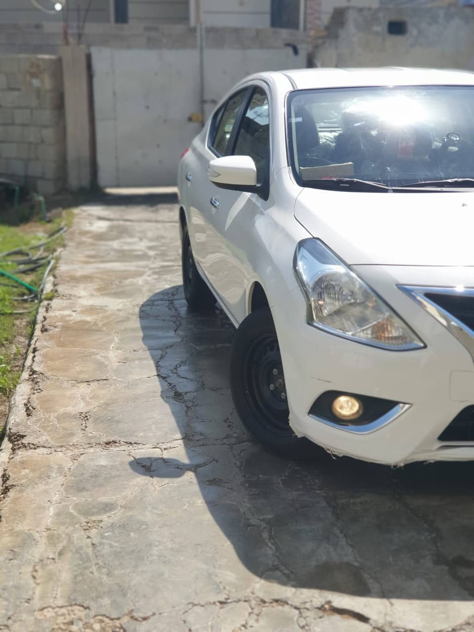 من رخصة الادمن سياره للبيع نيسان سني موديل, 2025 ماشيه 18 اخت الزيرو السياره كفاله عامه السعر المطلوب 128 ورقه وبيه مجال بصيط مكان السياره الرمادي الصوفيه البسوده الشراي يتصل ع الرقم ***********
