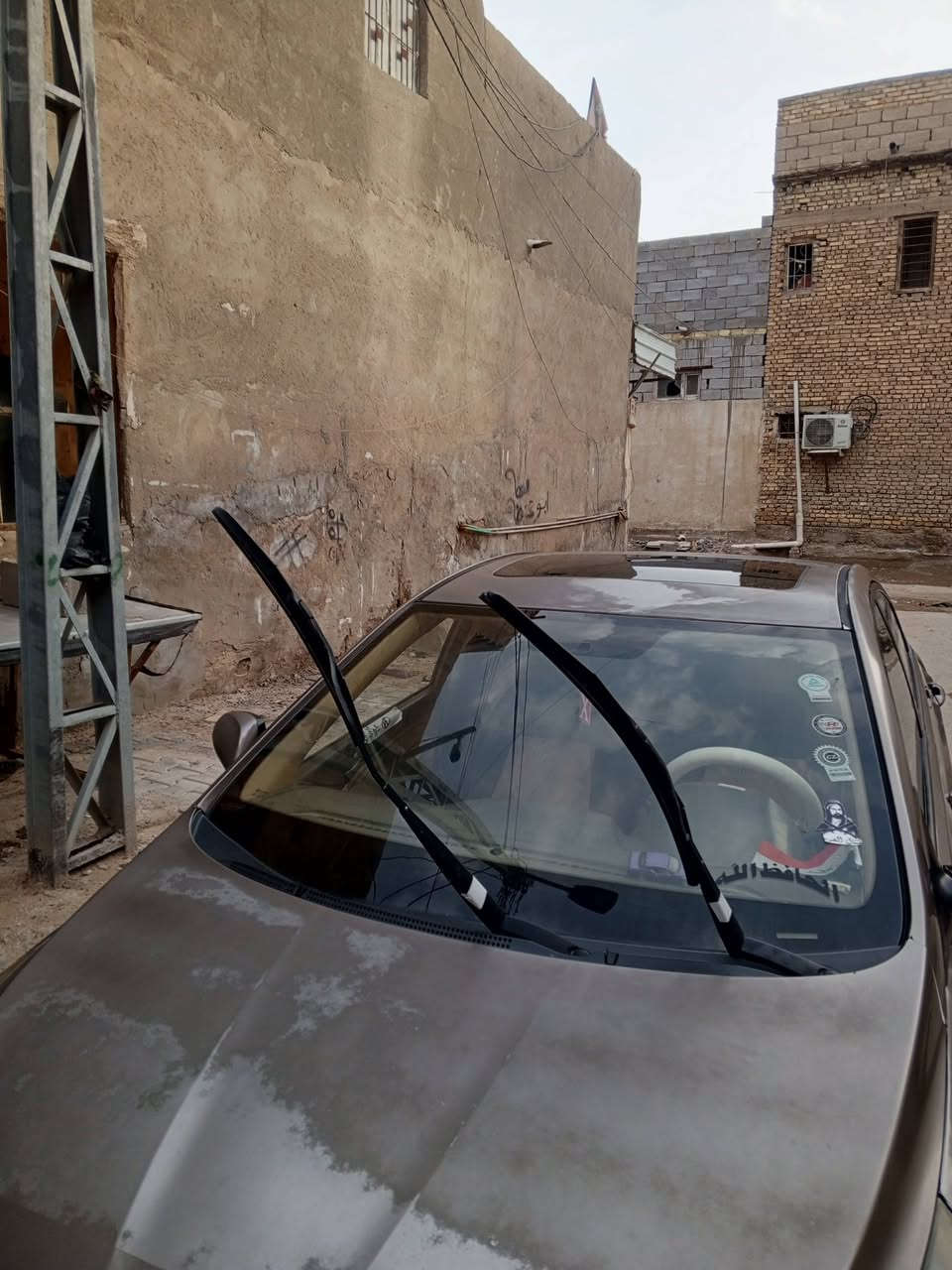 السلام عليكم أكسنت موديل 2013 خليجي فول مواصفات شاشه وفتحه سقف  رقم بصره سنويه لل 28 باسم ولد بالمعقل  كما موضح بالصور جارده 3 قطع  وبيها دحكه بالجاملغ الايمن وضربه بالباب الورا العبري ومصلحه وبيها بعد ملاحظات وبسيطه موضحه بالصور مكينه وكير ع فحص لاتبخير ولاتنقيص السياره يحتاجلها ترتيب حتى ما نتفاشل سعرها 65 وبيها مجال قليل مكاني بصره  ***********
