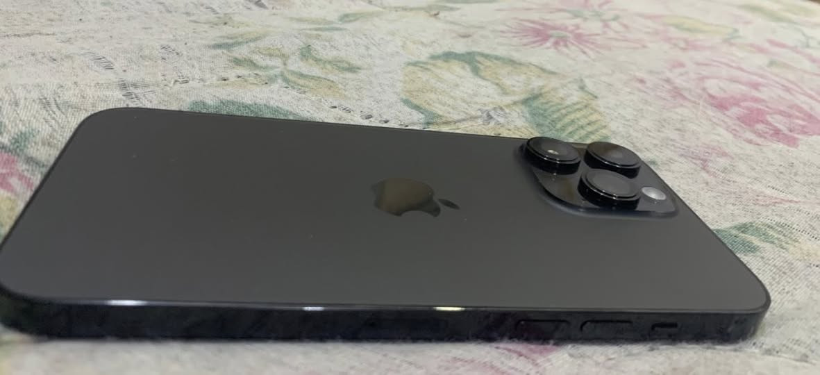 سلام عليكم ايفون 14 برو ماكس بطاريه 77 ذاكره 256
***********
