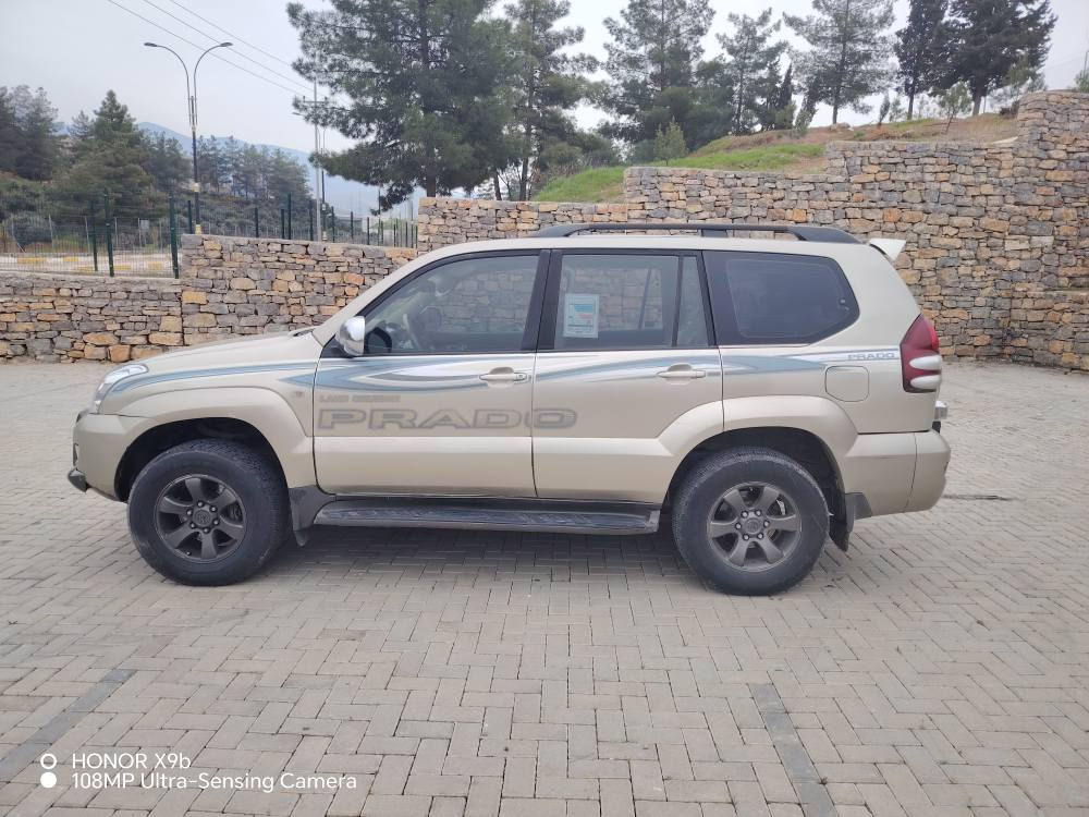 تویوتا پڕادۆ مۆدیل 2004 کامل بۆیاخ V6 مەکینە وەنەوشە دەبڵ ئەکسل سوکە شانێکی داوە چوار تایەی تازەی لەژێرە گێڕومەکینەو ئەکسلی بەشەرت سەنەوی بەسەرچوە داشبوڵ وەنەوشە فۆڕمیگا لە هەڵەبجەی شەهیدە ***********_*********** حلبجة, السليمانية
