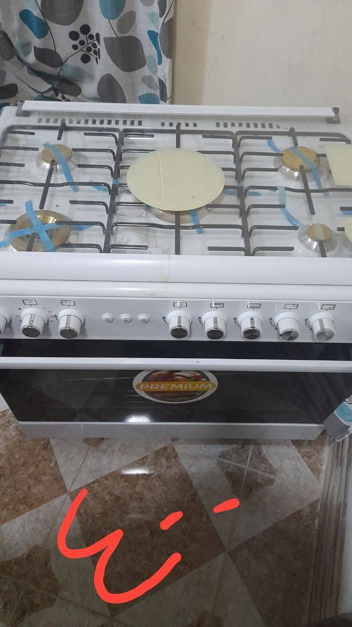 سلام عليكم 
طباخ جديد غير مستخدم بل كارتون 
جديد ولا مرها مستخدم نوعيه عشتار  سعر ٤٠٠الف بيه مجال قليل 
ماطورات ماء شغلات اي عيب مابيهن واحد ٢٥الف 
واحد ١٥الف 

كراسي اطفال يصير بل سياره واحد ١٠والخ 
٢٠الف 

حماله مال طفل ٥الف 
جهاز اليزر ازاله شعر ١٢٥الف 
مليون ضربه نوعيه ال زينه 

مكاني واسطي قري مول حجي زياد 
رقم مبايل ***********
