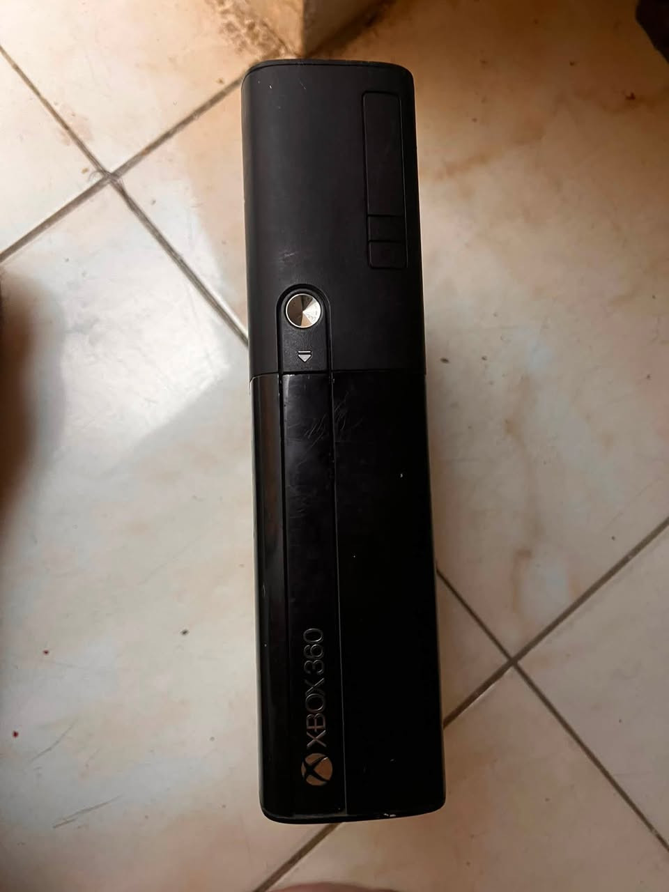 Xbox360
جهاز بيه 3جوستكات 

وبيه 20 لعبه

من ضمنهن gta و ريد ديد ريدمشن

للبيع مستعجل حط سعرك واخذه

‪***********
