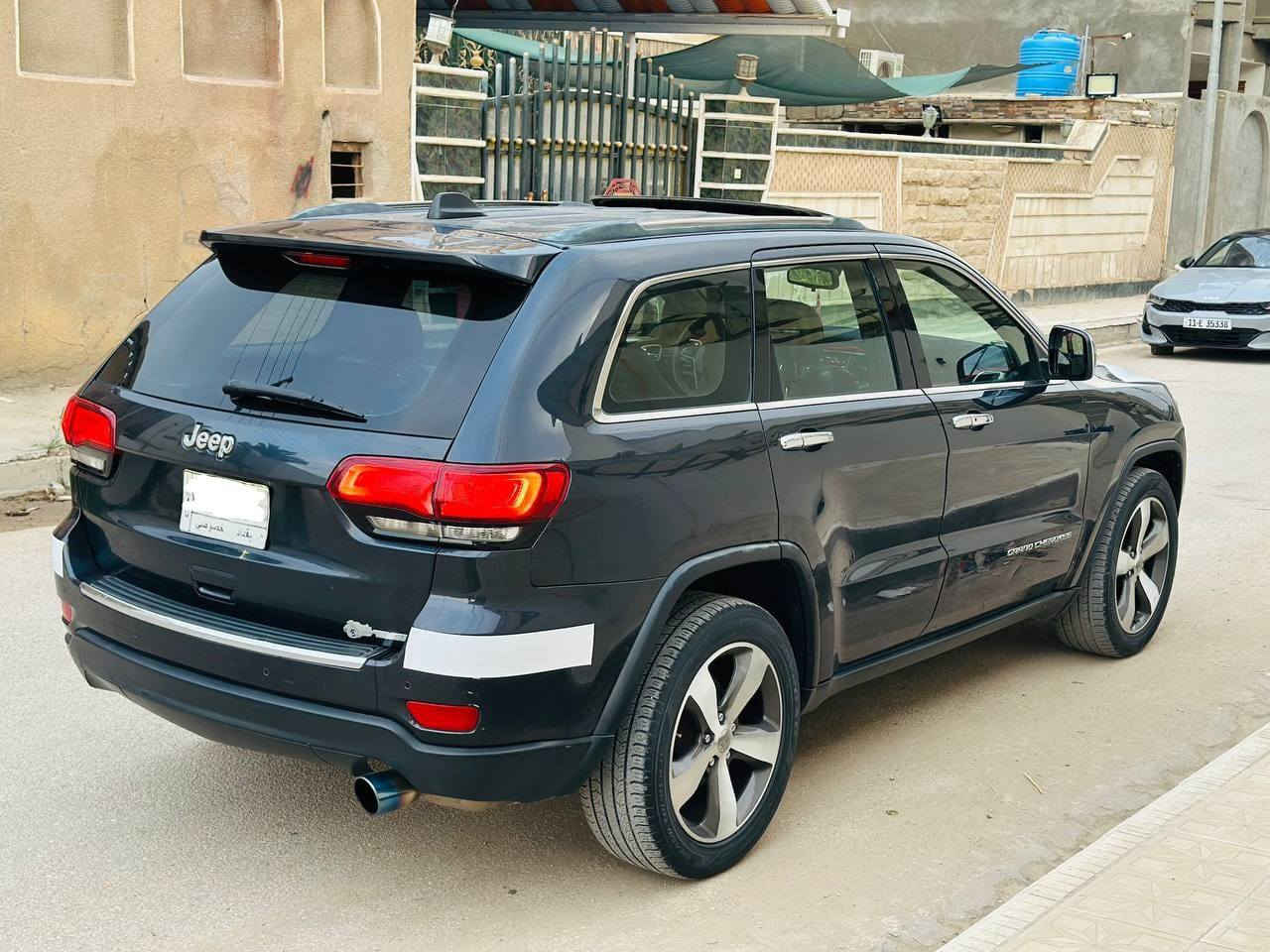 السلام عليكم جيب 2014
حادث جاملغ وبنيد فقط
 وصور الحادث بلمنشور
رقم بغداد تحويل ثاني يوم 
المواصفات فول فتحه
بصمه تشغيل وبصمه ابواب 
- مكينة 3,600 / 6 سلندر
- كشنات جلد  
- كشنات تحكم كهرباء 
- كشنات تدفئه + تبريد
- ستيرن تدفئه
ماشيه 140
-شاشة CarPlay اصليه 
- كاميرا خلفية دوارة
- بصمة تشغيل / بصمة ابواب
- حساسات خلفية 
- حساسات خلفيه
- ويل حجم 20 اوفر لاند اصلي وتخم تاير جديد
لسياره جديده وجاهزه مابيه اي نقص مكاني بابل سعر 165 بيع فقط للاستفسار ***********
