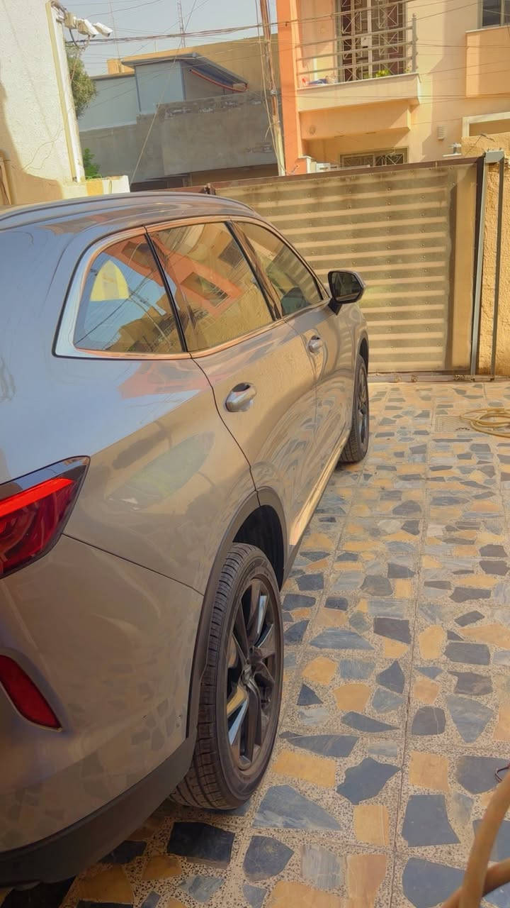 haval H6 2023
فول مواصفات للاخير اعلى فئة... 1/1
ماشية 93الف
قابلة للزيادة
كفالة عام
بعدها بضمان الشركة
مكينة 2000 سيسي تيربو
مواصفات السيارة:
سقف بانوراما
بصمه تشغيل وابواب وصندوق
گير ماوس
شحن وايرليس
كشنات كهرباء تدفئة وتبريد مع المقو
كشنات جلد
شفتات سرعة
تحكم بالمرايات الجانبيه كهربائي
حساسات اماميه وخلفيه
حساسات جانب السياره
كامرات محيطيه 360 درجه  بتقنية 3D  و 2D
مصابيح ليد و زينون 
. اصطفاف تالقائي
. قيادة ذكيه
. مانع انحراف عن خط المسار
. توقف ذاتي
. مانع اصطدام
.  حساسات في الايطارات 
. تنبيه نقط عمياء .
مانع انزلاق 
. رادار امامي و خلفي  
. فرامل ABS
. قفل باب تلقائي. وضعية الراحه  
فطر وشخوط بالدعامية الامامية
عازل حراري على الزجاج 
والكثير من المواصفات الباقيه 
ملتزم بالصيانة وبعدة بالضمان واني ماخذة زيرو
رقم بغداد بإسمي تحويل مباشر 
السعر 25 مليون 
***********
