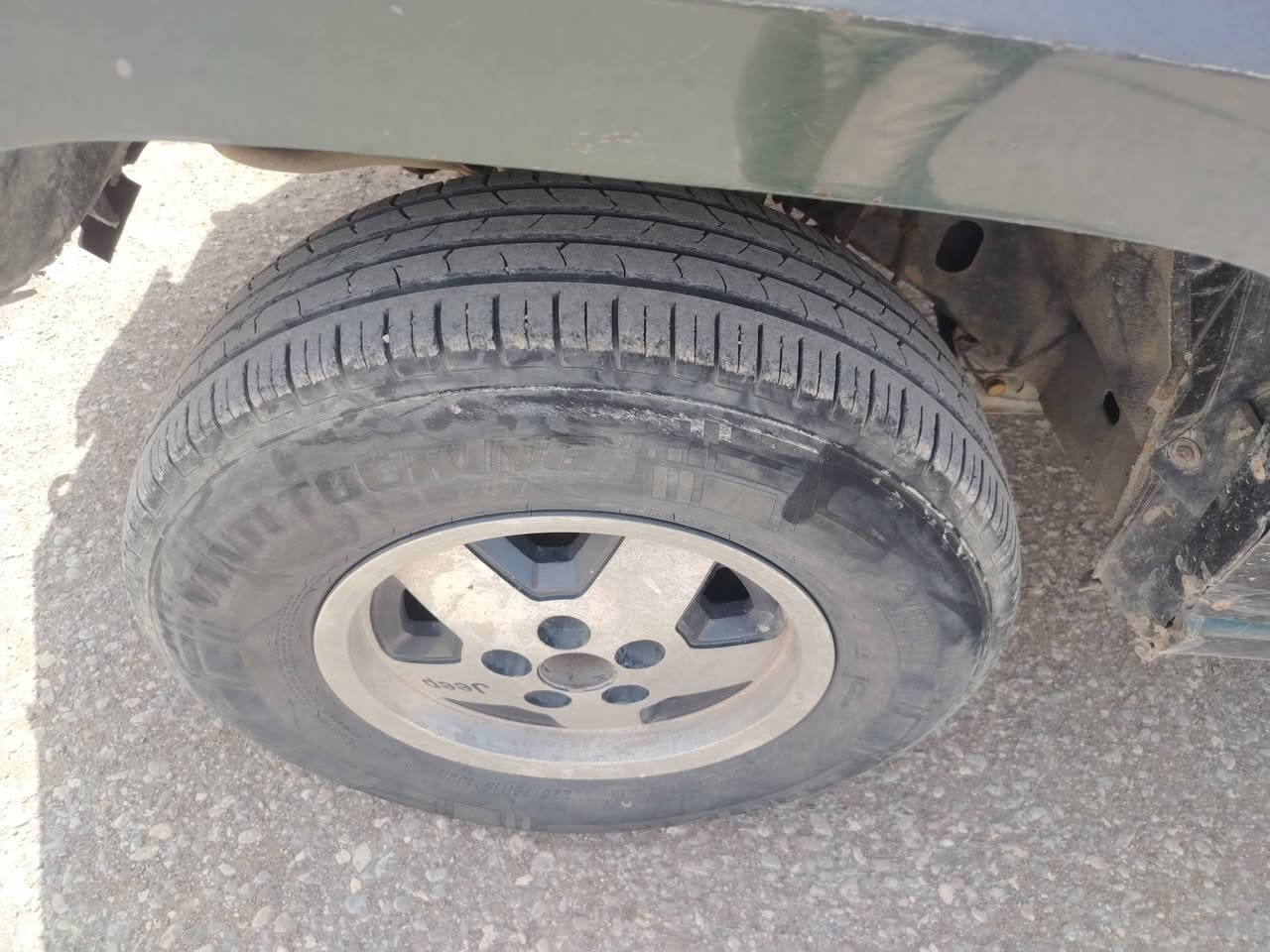 السلام عليكم
كل عام وانتم بخير ان شاء الله
مدير الكروب
جيب شيروكي ٩٤ بسمي سنويه ٢٩ رقم دولي مشروع وطني نقصه فقط الاكسن الخلفي ونه خفيفه بس مايخوف لان بدلة تخم تاير كهربائية كله شغاله غرفه نضيفه مكينه vvt كير اوكي سعر ٤٢ بيه مجال حق الجيه متواجد فيسبوك واتساب *********** واسط الكوت شارع ٤٠ الخاجيه
