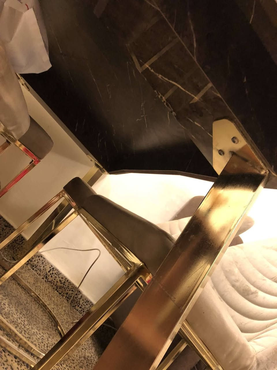 السللم عليكم
ميز مرمر جديد تكمه  ونظيف اخذته700الف الله شاهد مع 6كراسي اريد ابيعه بسبب ضيق المكان بل500 وبي مجال وهديه منظف كراسي التواصل خاص


**إذا كنت صاحب هذا الإعلان وتريد حذفه لأي سبب، رجاءا أرسل رسالة إلى الدعم الفني**