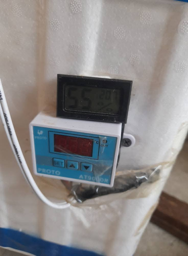 السلام عليكم ورحمة الله
متــاح فقاسه للــبـــيع 
فقاسه خير من الله نسبه تفقيس 90% مضمون
تاخذ 100 بيضه والتقليب يدوي
تتحمل نص ساعه او ساعه اذا انطفت الكهرباء ماعليها شي لان تحفض الحراره
السعر 50 وبي مجال بسيط
مكاني الشط منطقة الطابي قرب ياسر الدرويش


**إذا كنت صاحب هذا الإعلان وتريد حذفه لأي سبب، رجاءا أرسل رسالة إلى الدعم الفني**