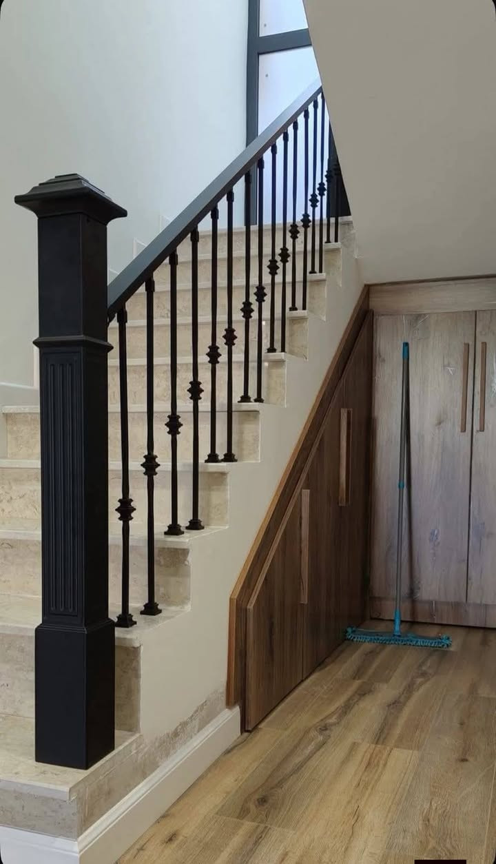 معمل حداد الماس 💎 لعمل كافه انواع الحديد #ابواب #شبابيك #محجرات #سقايف بأسعار مناسبه المراسله  وتساب او الاتصال ع الرقم ***********
