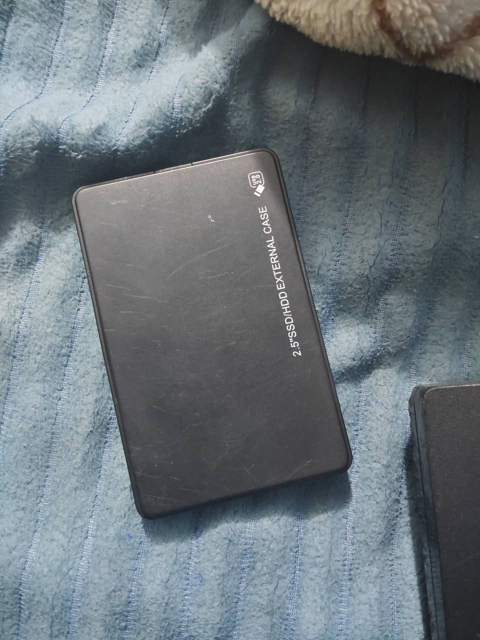 للبيع PS3 Slim مهكر
جهاز PS3 Slim نظيف.
مهكر وجاهز للألعاب.
هارد خارجي 320GB يحتوي على ألعاب.
وياه يد أصلية سوني + يد تجارية.
ملاحظة: الهارد الداخلي (250GB) خربان ويحتاج تبديل،
الرقم ***********
السعر خاص
