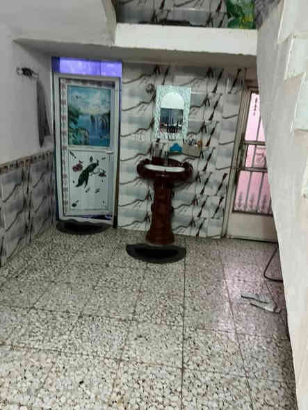 � بيت للبيع – طريق ديوانية / دغارة
📍 موقع قريب جداً على ناحية دغارة
📍 يبعد عن الشارع الرئيسي 100 متر فقط
📍 يم مدرسة ابن الهيثم

المساحة: 275 متر
📑 سند زراعي / سند 25

يتكون من:

 • غرفتين نوم
 • صالة
 • مطبخ
 • برّاني
 • خدمات كاملة

🏡 موقع هادئ وقريب من كل الخدمات

🔺#للاستفسار مراسله واتساب ع الرقم التالي 

http://wa.me/+964*********** مقتدى 📲
—————————————————————
او زيارة مكتبنا 
🔺مكتب دره المشرق للاستثمار والتطوير العقاري 
🔺العنوان:-حي الجزائر الشارع العام قرب مأكولات تشرين
