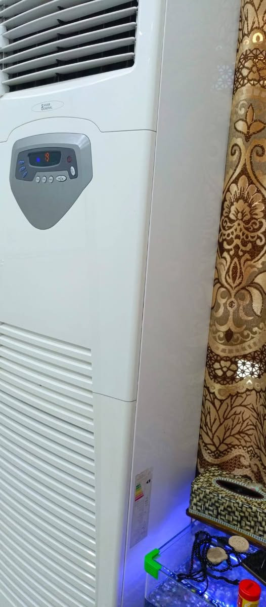 سلام عليكم سبلت 3طن نضيف جدا للبيع شغال تبريده ثلج ❄️ استخدام قليل تجي تفحص يله تاخذه  السعر 600وبيه مجال  الاتصال على هاذ رقم ***********مكاني بغداد مدينه الصدر
