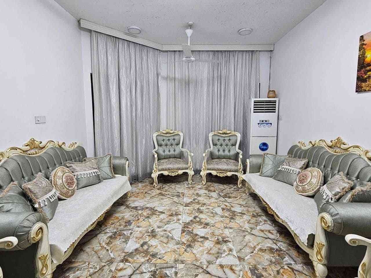 🏠بيت طابو صرف  لبيع 🏠

. ((((🏢🏢🏢🏢 🧿🧿🧿)))) ⭕

الموقع // ابو غرق خلف بانزيخانه اليسار حي الحسين 
 
المساحـــة الكليه / 180 مً

الواجه / 9

التفاصيل // طابقين يحتوي ع غرفتين نوم صاله هول مطبخ كراج سياره حديقه صحيات 

السعر :  ***********  محمد الجنابي المدهش  للعقارات
