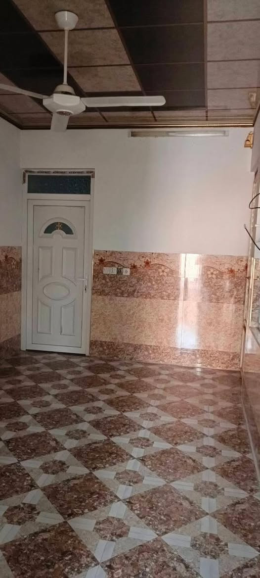 🏠 دار للإيجار - حي الانتصار
📍 بالقرب من جامع محي الدين النقيب.
📐 المساحة: 100 متر.
✨ (غرف نوم، هول، استقبال، مطبخ، حمام).
📞 للاستفسار: ***********
