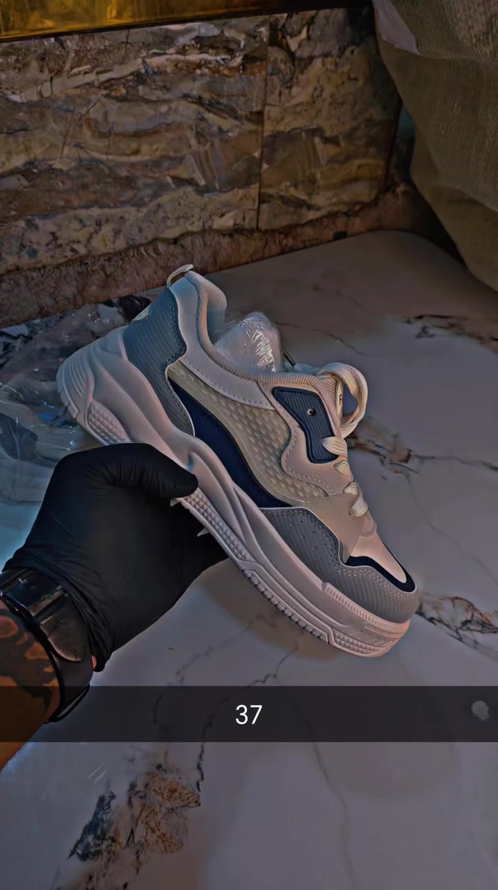 عروض العيد الكمية فقط المعروضه السعر ٧ آلاف فقط توجد خدمه توصيل الف دينار فقط
***********
