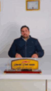 العين الكسولة👁️
ليست ضعف نظر عابرًا، بل رسالة صامتة من العين تطلب الإنقاذ.
تبدأ غالبًا في الطفولة، وإن أُهملت سرقت وضوح الرؤية بهدوء.
التشخيص المبكر يصنع الفرق، والعلاج في الوقت المناسب يعيد للنظر توازنه قبل فوات الأوان.
مع
د. محمد صلاح الموسوي
طب وجراحة العيون
للحجز والاستفسار : ***********

📍كربلاء/ طويريج / شارع الاطباء /مجمع التمار الطبي 

افحص اليوم… فالعين لا تنتظر، والرؤية نعمة لا تُؤجَّل👀 
#العيون
#كربلاء
#طويريج
#جراحة_العيون
#العين_الكسوله
