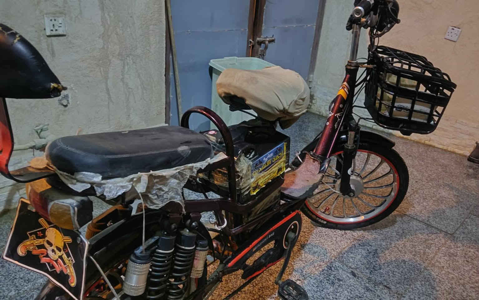 سلام عليكم بايسكل شحن لل بيع يرادله تبديل بطاريات فقط و يرجع طبيعي بطاريات تعبانه السعر 150 و بي مجال ل شراي مكاني كربلاء اتصال عل رقم ***********
