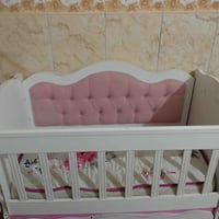 سرير طفل • قليل مستعمل • بيها مجال