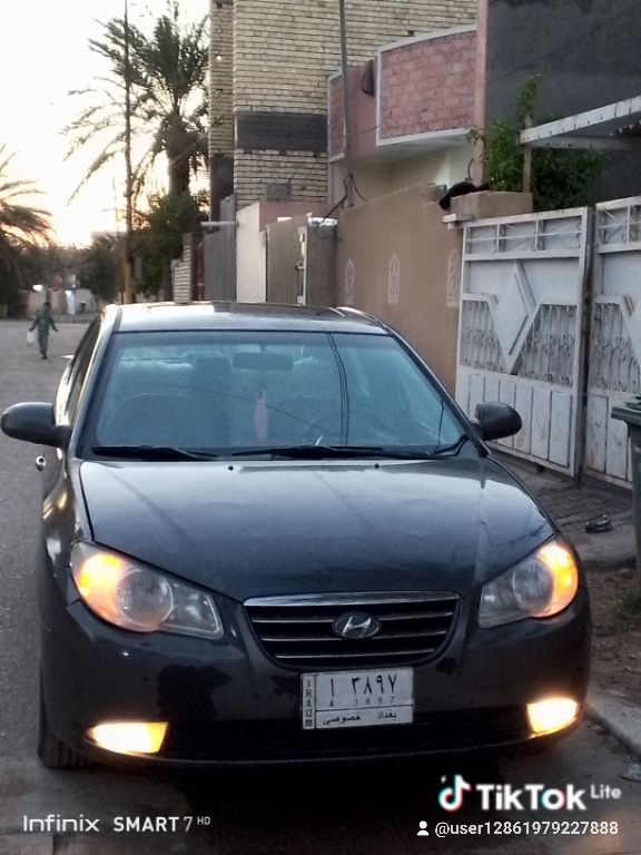 السلام عليكم 
النترا للبيع (الملقب بل مقدس)✈️
رقم بغداد خصوصي 
وارد امريكي موديل 2007
مكينه 2.0 دوش 
السياره حلوه أو ناعمه السياره مال جنايه من 2012 لحد لان عندي يعني على أيدي فول 
المواصفات ....
1. تحكمات ستيرن 
2. تدفئه أو تبريد فول 
3. فتحه سقف كهربائيه(بنوراما)
4 .سماعات بلاديه العدد 6 سماعات 🔊🔊
5. كشنات تحكم يدوي
6. جام كهرباء أو جامت السائق اوتو 
7. مساحت تخزين جبيره
8. لايت زنون 🔦
السياره كامله من كلشي 
حادث السياره🚗 من امريكه حادث جاملغ الأيمن أو بنيد أو بل عراق الباب خلف السائق أو السياره مصبوغه حزام أو بيها جراد بل قماره أو الجاملغ الخلفي 
سعر السياره🚗(٨٠ ورقه أو بيها مجال للطيبين ) 
التواصل عبر الواتساب *********** 
مكاني بغداد محموديه ناحيه الرشيد
