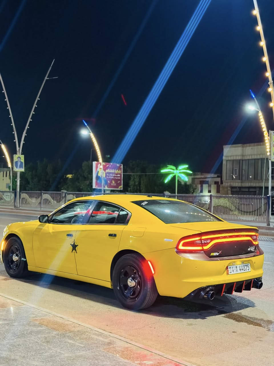 السلام عليكم 
جارجر مديل 2020 ًاصل اصل 
سياره بوليسي هيمي 5700 V8
كير تعليك
سياره مصفره هيئه ومرور صافيه
مكاني واسط قضاء الحي 
السياره كفاله عامه عده البنيد وجاملغ السايق
الشراي يتصل اليحب يسولف ليخابره ***********
