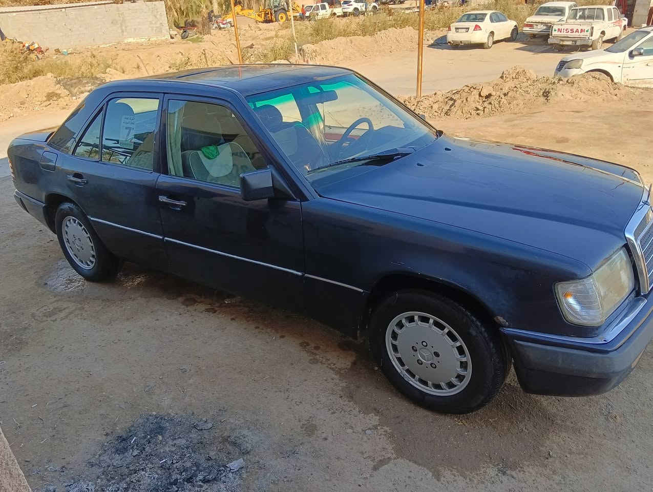 السلام عليكم مرسيدس دب للبيع
سياره جاهزه كير مكينه توني شادهن
حداديه امامي خلفي
تخم تاير
تبريد
منضومه زينون
سياره بدون صبغ بيها جراد 
بدون خياس قواعد دبلات بلاد برانكيتات بلاد 
سياره قاصرين بعد 4 سنوات 
عدنه وكاله عامه سنويه 2027
مكان ناصريه رفاعي 
السعر 60 وبيها مجال بصيط 
 ***********
