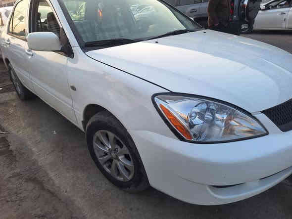 السلام عليكم
للبيع لانسر بومه خليجي 2010 لون ابيض 
رقم اربيل الدولي بأسمي شخصيا 
وسنويته لغاية 2031 وهزة وبراد كله جديد 
ماشية 161 الف كيلو فقط حقيقي 
السياره بيه قطعتين صبغ فقط بدون دواخل 
باقي السياره مكفوله كفاله عامه 
كير اوتماتيك والمحرك والكير مكفولات 
بدون تنقيص بدون تبخير 
ومواصفاته مال لانسر المعروفه
ويل كب كير اوتماتيك 4 جام كهرباء حساسات خلفيه وغيره 
السياره جاهزة وبدون اي مصرف 
سعره 88 وبيه مجال بسيط للشراي
مكاني طوز خورماتو 
***********
