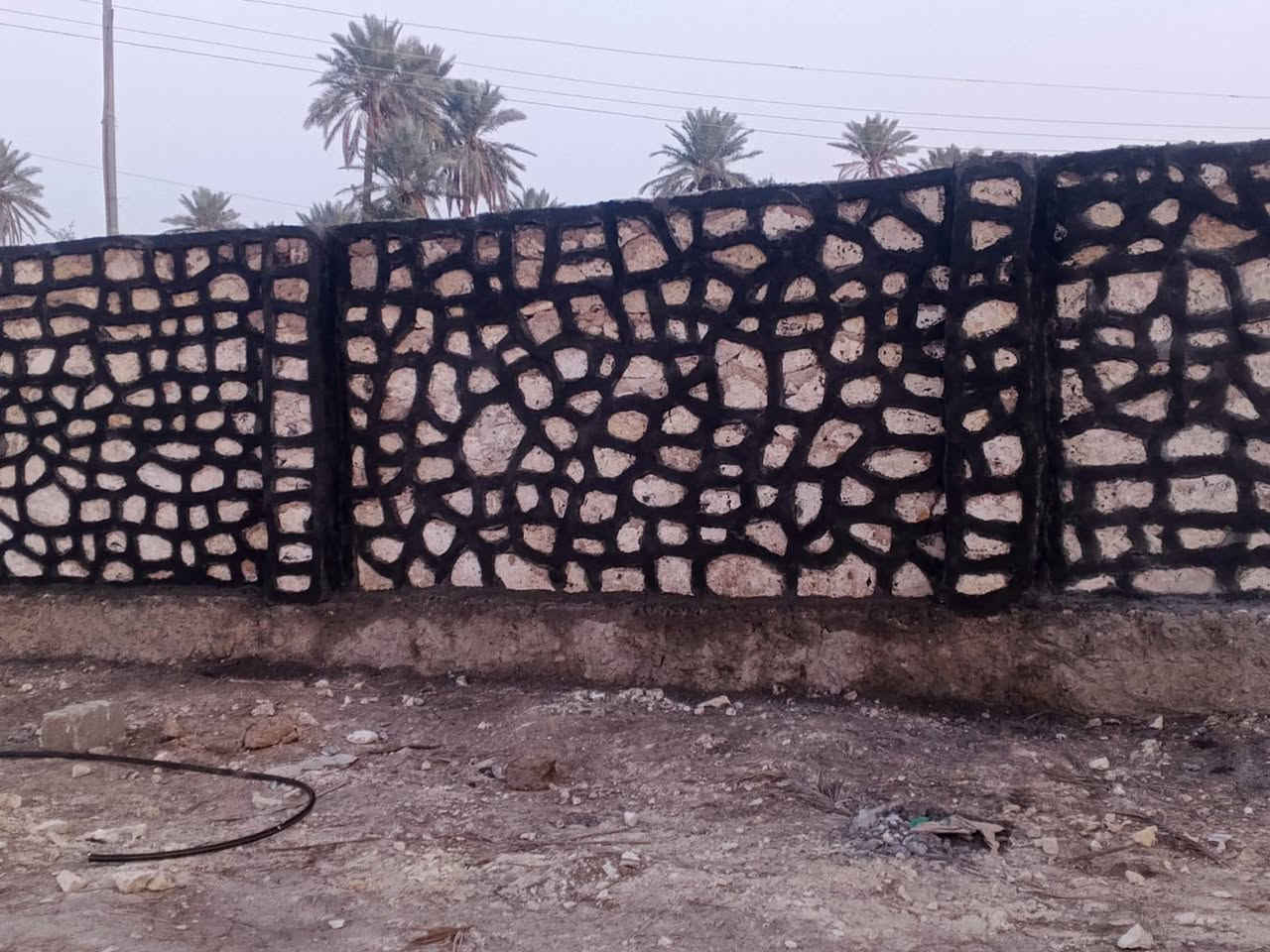 السلام عليكم ابو عمار بناء الحجر داخل النجف وكافه محافظات العراق الاستفسار رقم الهاتف***********
