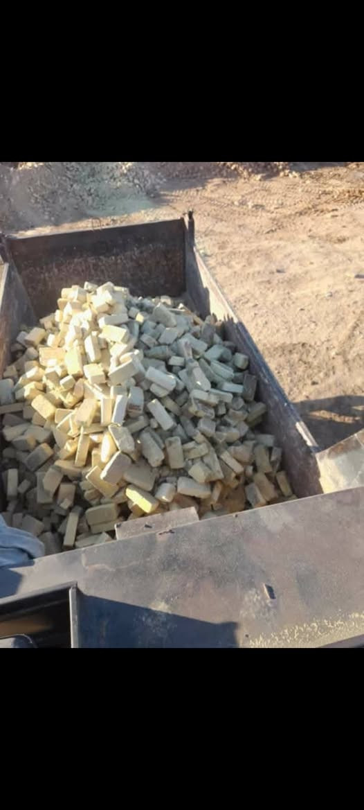 كسر للبيع  اغلبيته ثليثي وطابوك 

من يود الاتصال برقم ***********
او المراسله علواتساب عمارة, ميسان
