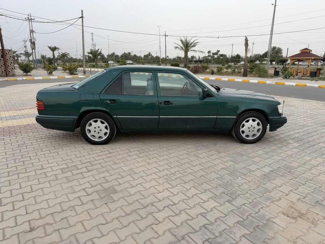 السلام عليكم مالسدس دب موديل 86 رقم سليمانية دولي سنويه 29 بسمي مكينه وكير بطه ثنين ونص السيارة مكفوله كفاله من الضربه السياره جاهزه من تخم تاير حداديه جديده تبريد ثلج جاهزه كل نقص مابيها مال جناي السعر 62وبيها مجال قليل الشراي هاذ رقمي *********** مكان السيآره واسط ما متواجد ع فيس
