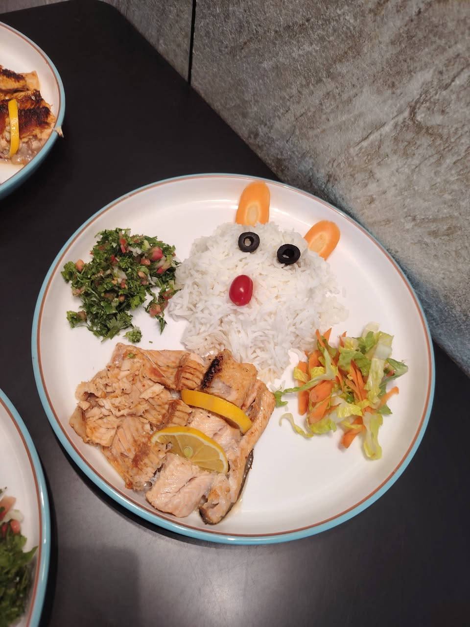 شيف محترف اختصاص دايت بخبرة 6 سنوات في إعداد الوجبات الصحية، أنظمة الرياضيين (تنشيف – زيادة وزن)، وتحضير المقبلات وأصناف القرمشة باحترافية عالية.
✅ خبرة عملية قوية داخل المطبخ
✅ حساب السعرات وتنظيم برامج غذائية
✅ سرعة إنجاز مع الحفاظ على الجودة
✅ التزام كامل بمعايير النظافة والسلامة
✅ جاهزية للعمل فوراً
📍 السكن: ديالى –

📞 للتواصل: (***********
جاهز للعمل داخل ديالى أو خارجها حسب الاتفاق.
