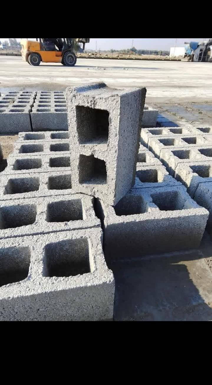 السلام عليكم الالف بلوك مطروح بالمعل ب 450 يوجد توصيل 1000 قلاب وكل نواحي ديالى و بغداد توصيل على رقم التالي ***********
