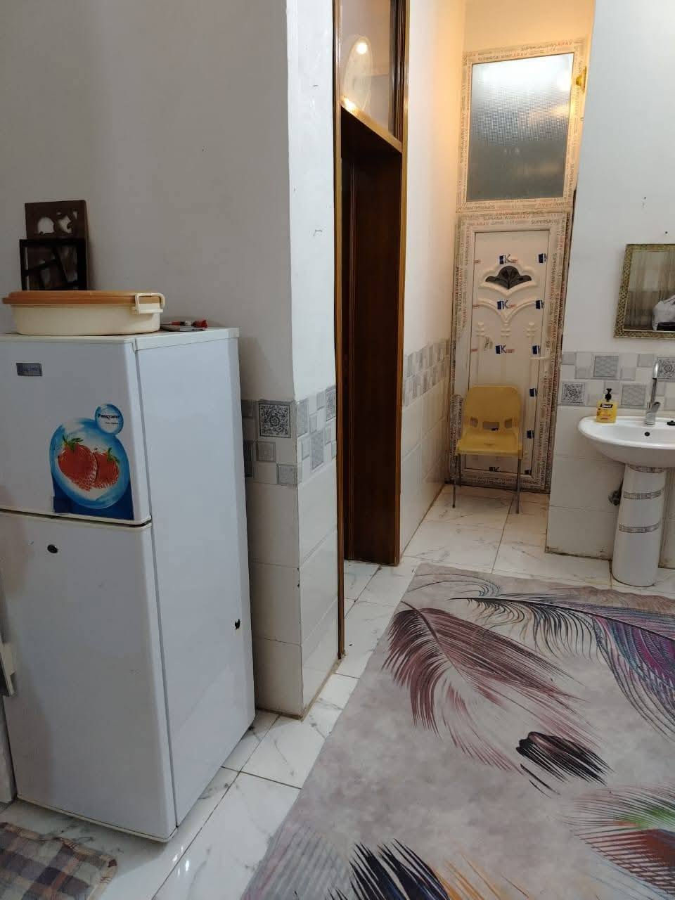 بيت ١٠٠م للايجار بحي جار العباس قرب فندق البارون علما البيت جديد الاستفسار
سعر ايجار
350 فقل
***********
***********
