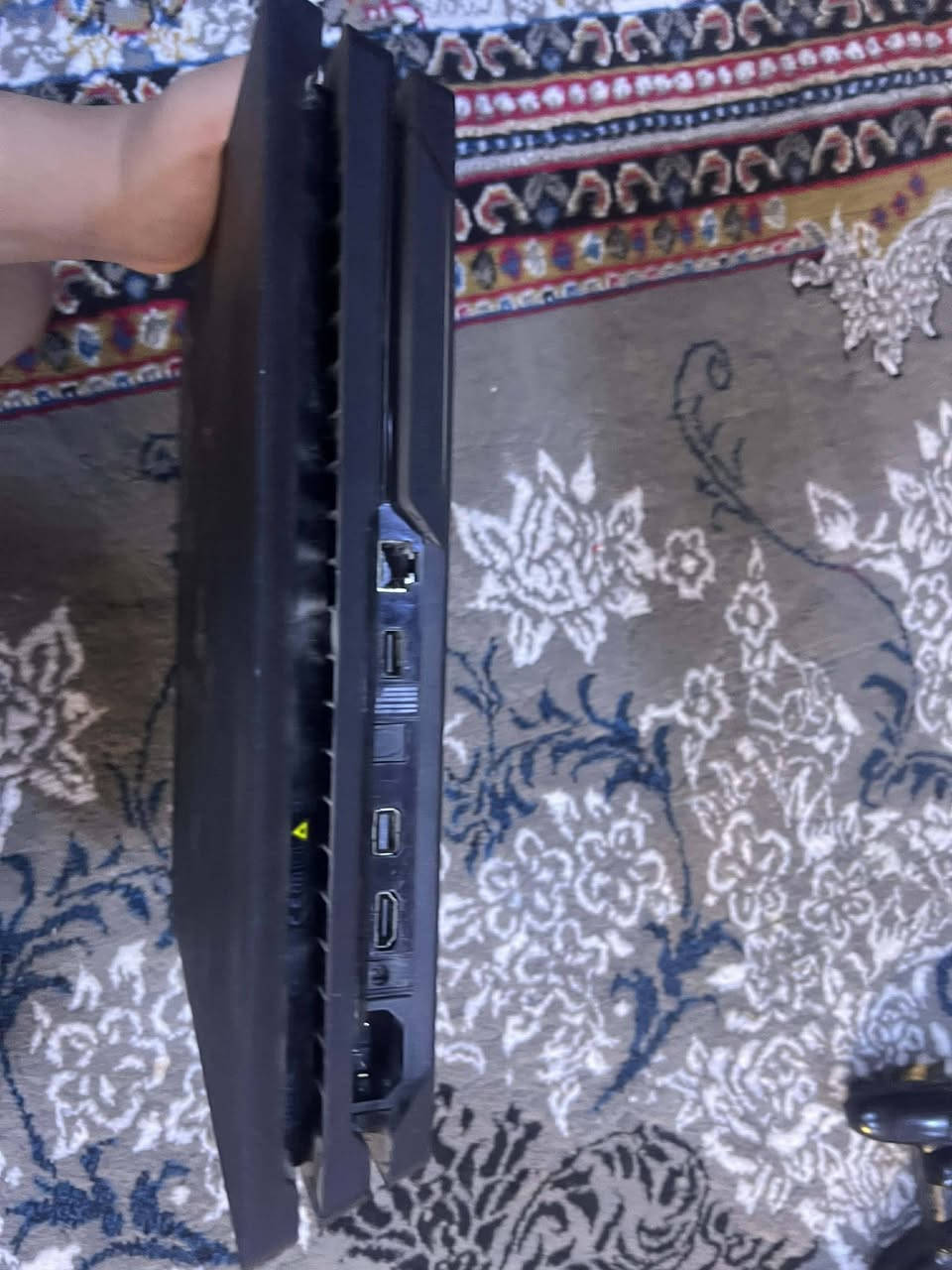 سلام عليكم عندي بلي 4للبيع
مستعمل قليل 
سعر 300
رقم ***********
