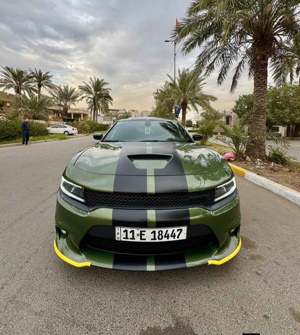 قطعه نادره بلون مميز زيتوني وفتحة سقف 
جارجر(  Rt ) مكينه( ٥٧٠٠) رقم بغداد الدولي الجديد 
مديل (2022)ماشيه( ٣٥٠٠٠ml)
وارد امريكي كلين بدون حادث مكفوله من الضربه ولصبغ ( فقط بارد ٤ اصابع بلجاملغ الامامي وشخط بلباب الخلفيه اثر طخة دراجه )
مواصفات السياره :-
١- فجوج برومبو بلادي
٢- فتحة سقف
٣- لايت زينون 

٤- سماعات ماركة lbain
٥- عليهه برمجة مصطفى ايكل سيفيتي واستخدام يومي يعني حماوه انساهه وصرف وقود قليل 
٦- عليهه دون بايب من علي الوادي ودبات سود صوت االكزوز يخبل 
٧- عليهه تخم ويل وتاير جديد تو سايز
٨- عليهه دبلات ولويات Srt 
مكاني بغداد / السيديه 

رقم التلفون /***********
