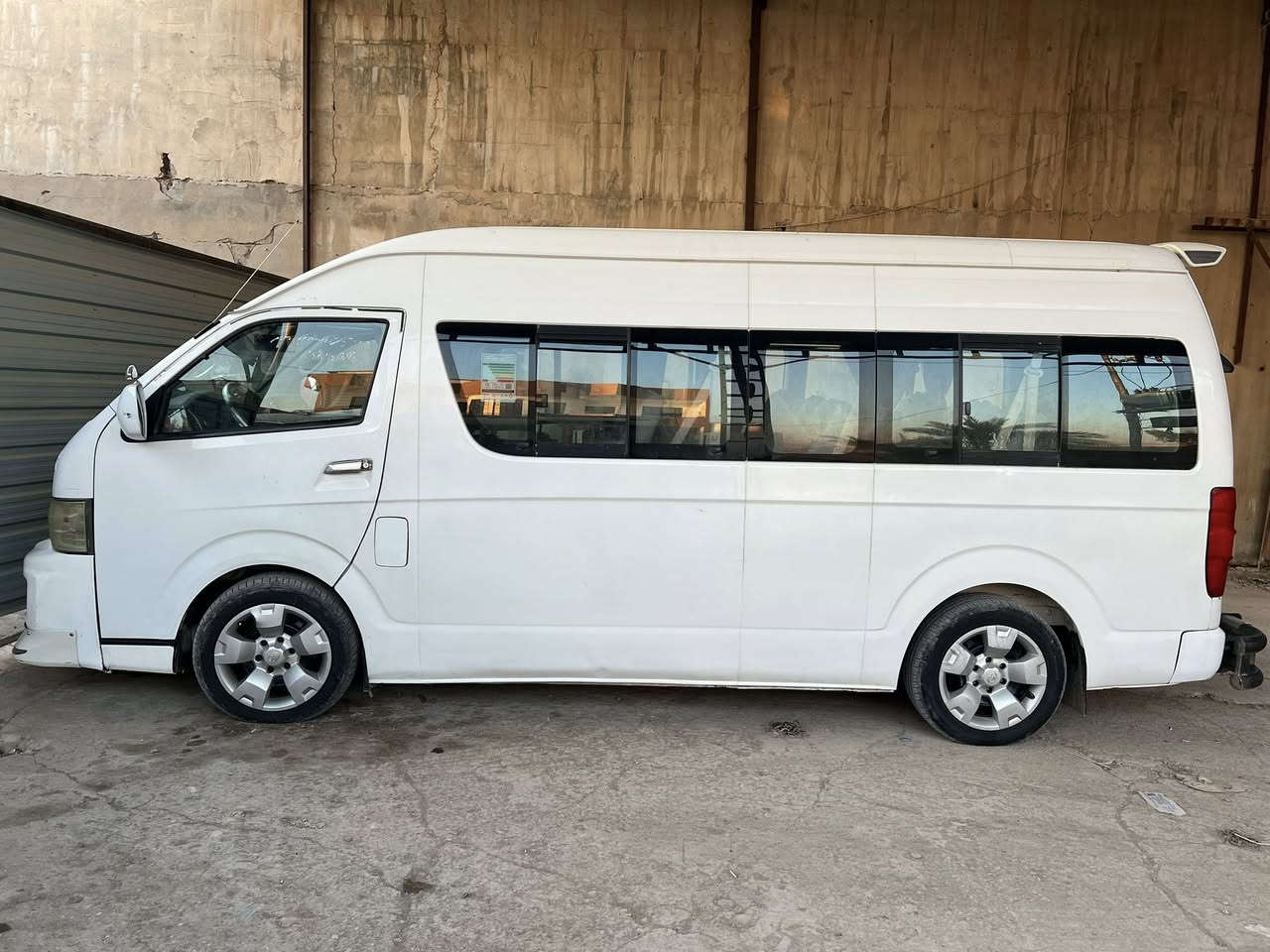 جنبي موديل 14 رقم بغداد محرك وكير واكسل كفاله تبريد شغال السياره كفاله عامه من اي حادث او ضربه معمر بيها فقط اهلالات السياره ماشيه 193 الف حقيقي غرفتها نضيفه دوشمه ارضيه وتنته مع جهاز باب اسلايت السياره جاهزه 

مكان السياره موصل شلالات 
السعر 155وبيها مجال 

‭0750 326 6078‬ ‭
0774 806 2931‬
